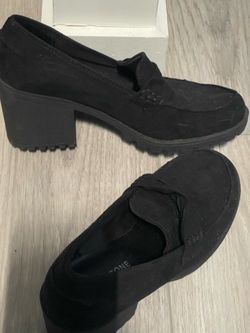 Woman’s shoes Size 8