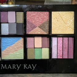 Mary kay Pallette/ Shadows/ Blushes/ Highlighters