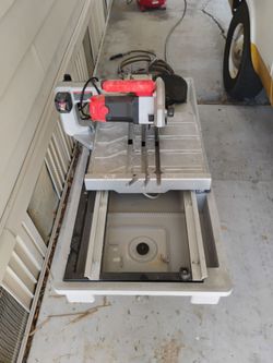 DiamondBack 7" tile Saw