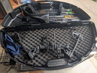 Mission Mathews Craze Compound Bow - Complete Ready-to-Shoot Set