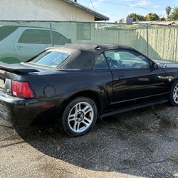 2004 Ford Mustang