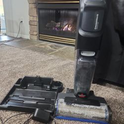 Bissell Crosswave Omnifind good for hardwood Floors and Vinyl Come with charger