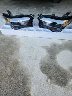 2024-2026 TOYOTA TACOMA TRD SPORT HEADLIGHTS