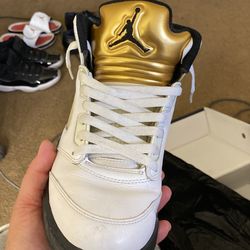 Retro 5 Size 8.5 Mens