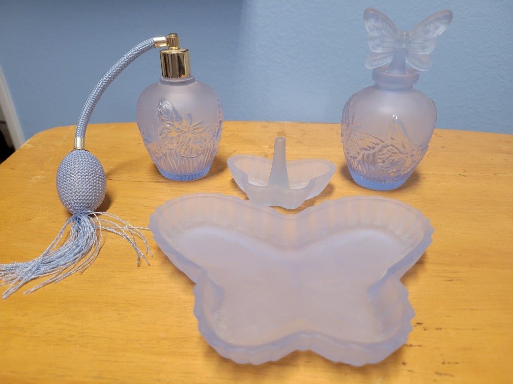 Vintage Frosted Perfume Set