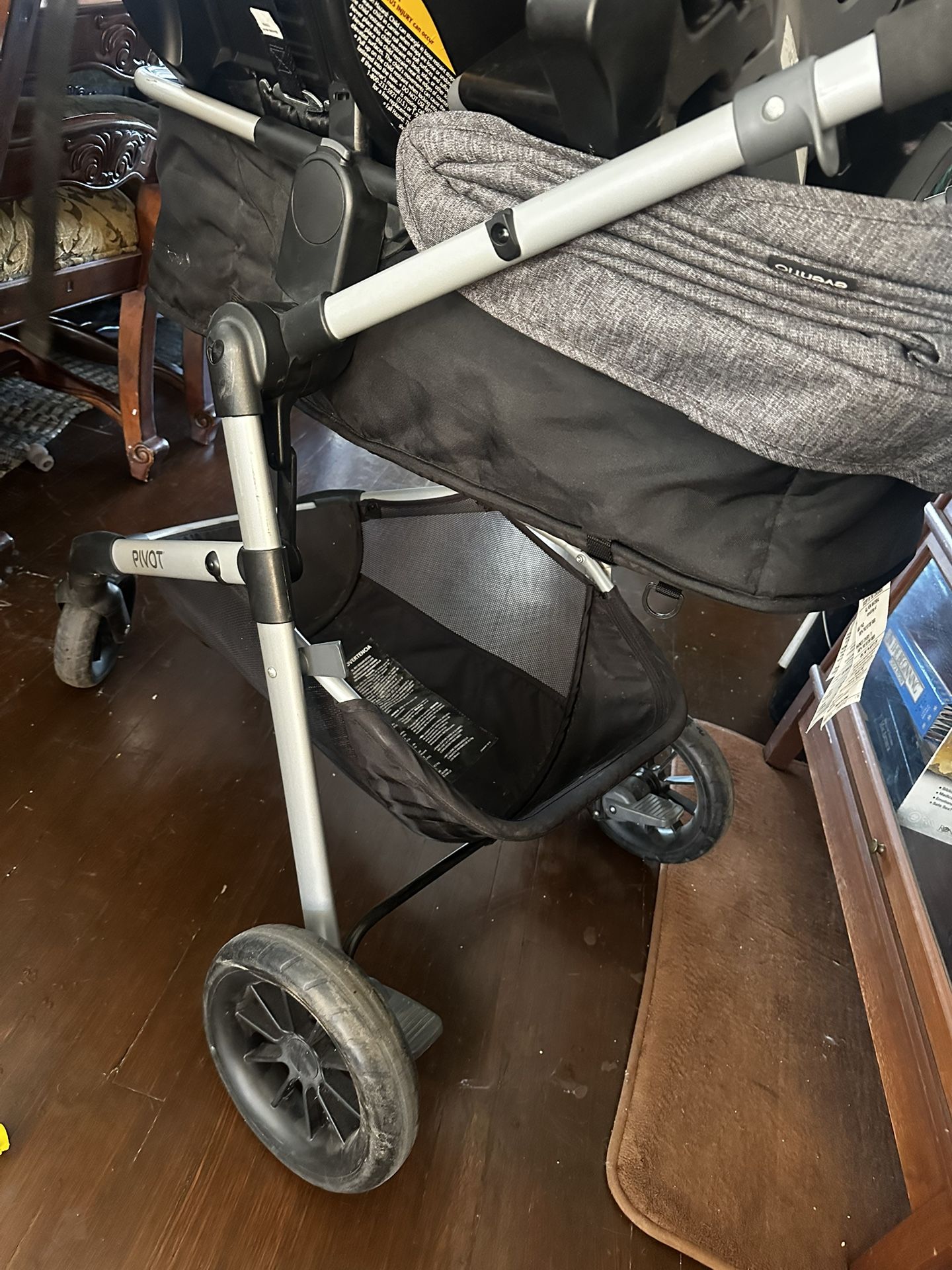 Evenflo Stroller Car seat Pivot Travel System