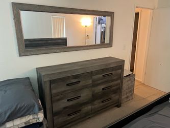 Ashley Furniture Wynnlow 6-Drawer Gray Dresser and Nightstand with Mirror