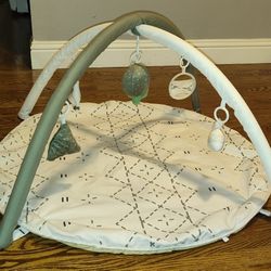 Tummy Time Mat With 6 Toys 