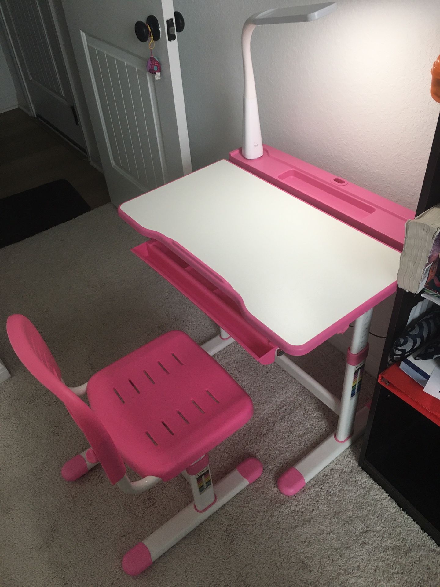 Children's Desk and Chair, Height Adjustable Kids Interactive Workstation