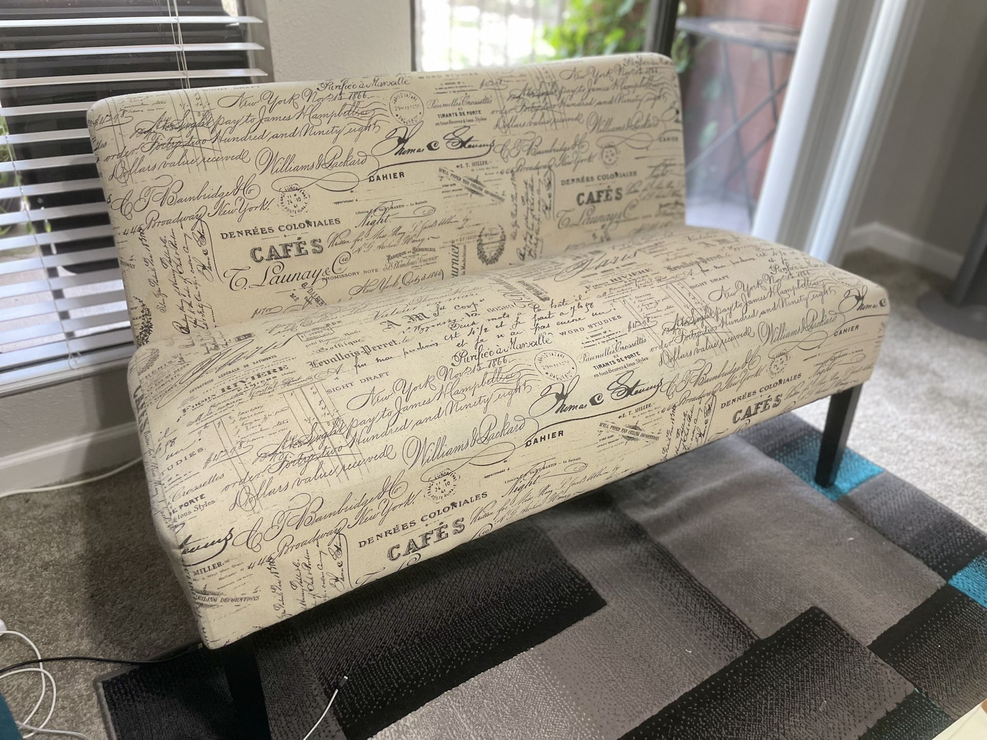 Space-Saving Sofa – Excellent Condition