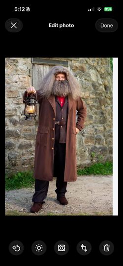 Deluxe Harry Potter Rubeus Hagrid Men's JacketMedium Halloween Costume New with tags, flaws the bag is missing the black belt, it comes with brown lon