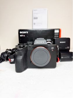 Sony A7R IV (A7R4)  Low Shutter Count