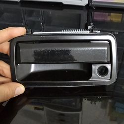 Chevy / GMC / Oldsmobile - Front Driver Side Exterior Door Handle (Manilla Exterior)  for  Trucks - Smooth Black