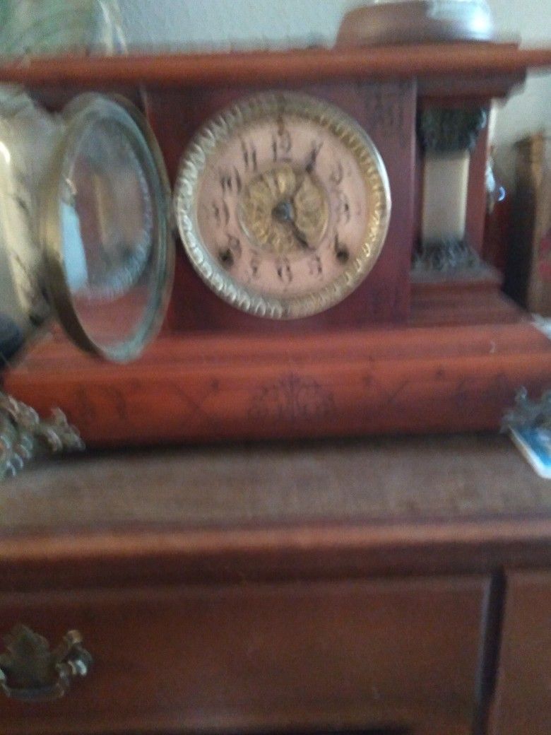 1880s -1890s Seth Thomas Antique Mandle Clock 