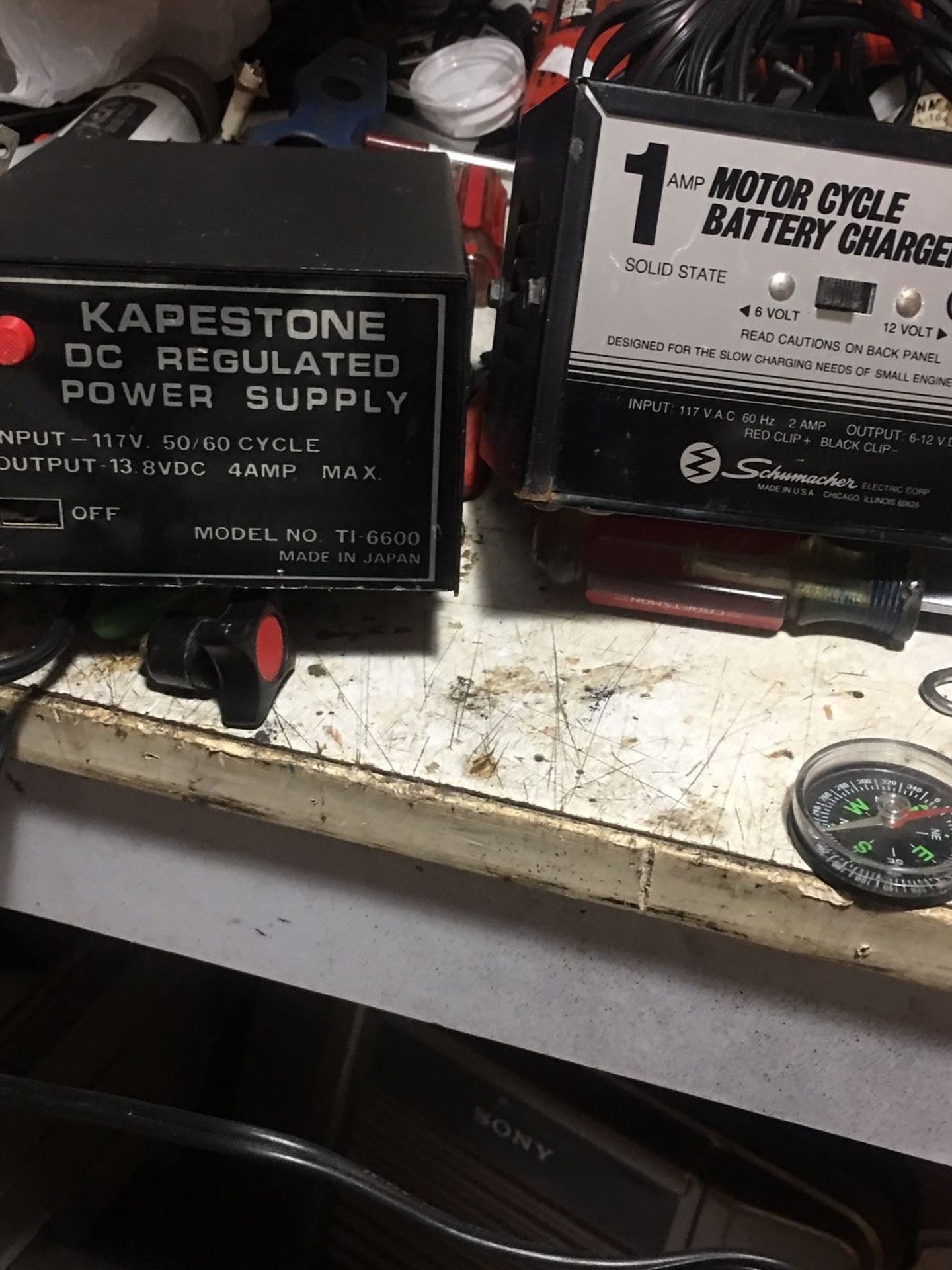 Kapestone / 6 and 12 volt charger