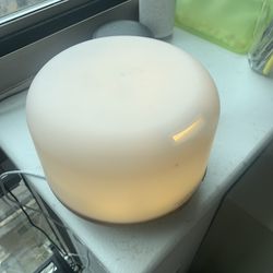 Color-changing oil diffuser / humidifier