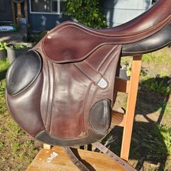 17" BATES ADVANTA saddle