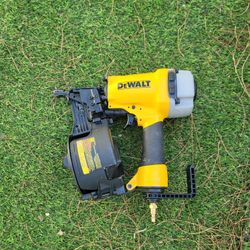 DEWALT Pneumatic 15-Degree Coil Corded Siding Nailer dw66c-1