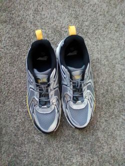 Avia Mens sport bungee sneakers