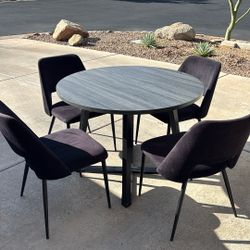 42” Round Dining Table With Four Chairs 