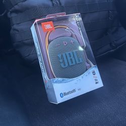 JBL Clip 4