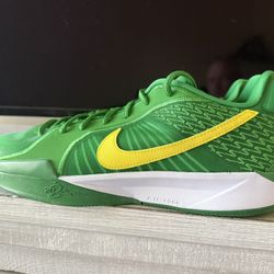 Nike  Sabrina 2 Size 13m 