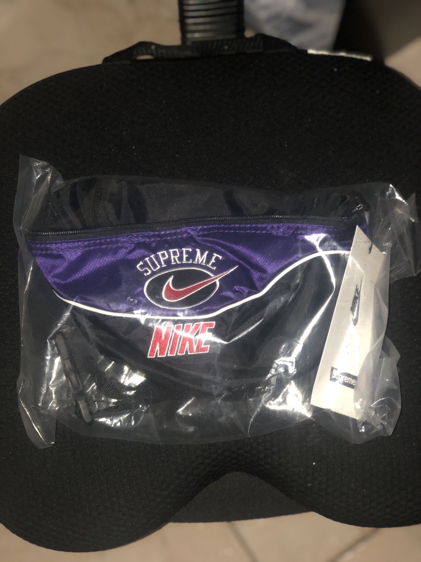 バッグ Supreme Nike Shoulder Bag Purple Supreme Nike Shoulder Bag (SS19) - $45