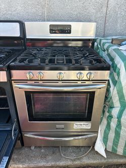 Stainless steel gas stove brand Frigidaire everything works great with a 3 months warranty