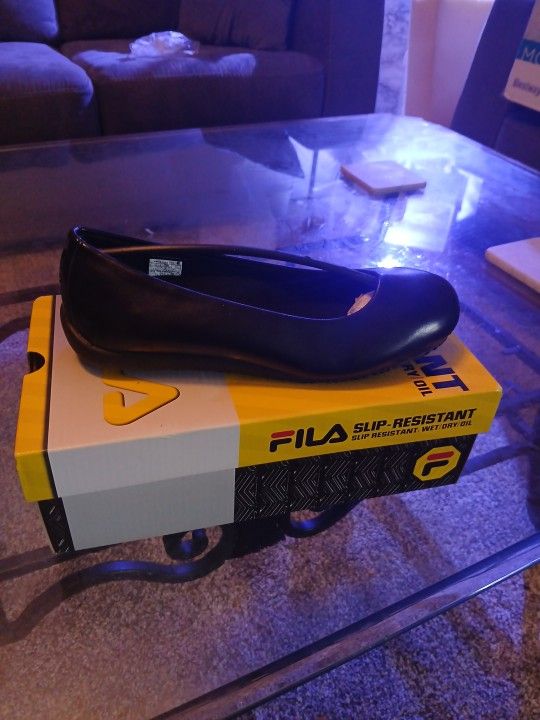 Women's Slip On Slip Resistant Size 6