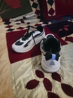 Ryca Size 10W Sneakers