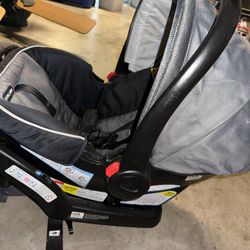Graco Infant Car Seat And Base 