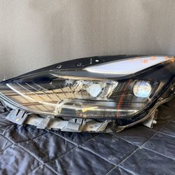 2017 2018 2019 2020 2021 2022 2023 Tesla Model 3 Headlight LED Left Side.