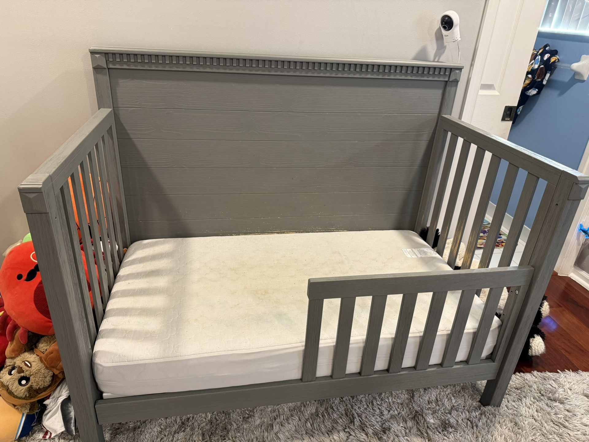 Pottery barn crib and dresser Rory set in gray