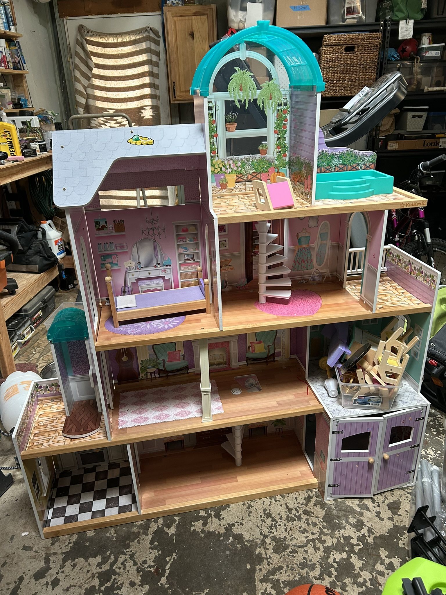 Large Barbie Dollhouse With Accessories