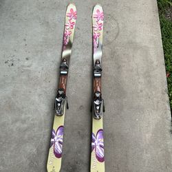 Rossicnal saphir fun skiis 5’5