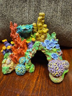 Fish Tank's Accsessories  H 5", W 7"1/2