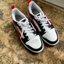 New Puma Men’s 8.5 Sneakers 