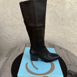 Women’s Boots Black Leather - Name brand Baretraps 