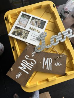 Mr And Mrs Sign And Frame