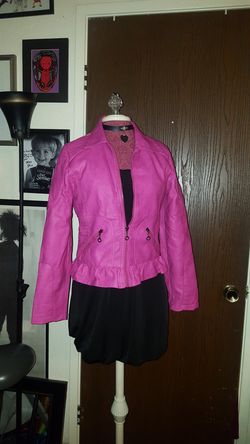 Fits small,med adult, Woodland Ca