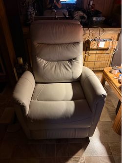 Powerlift recliner