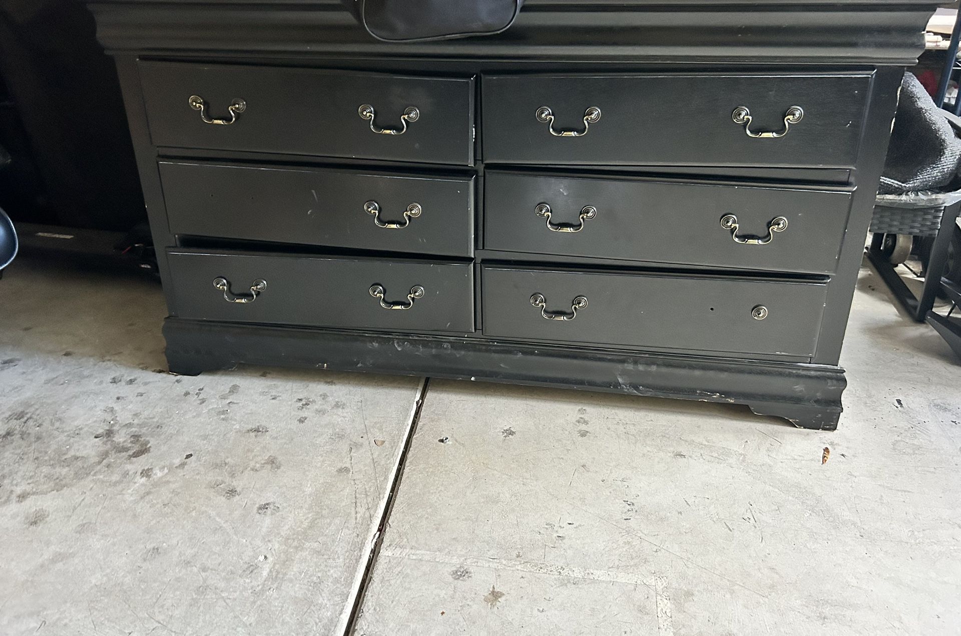 Vintage Black Dressers for Sale - A Quality Find!