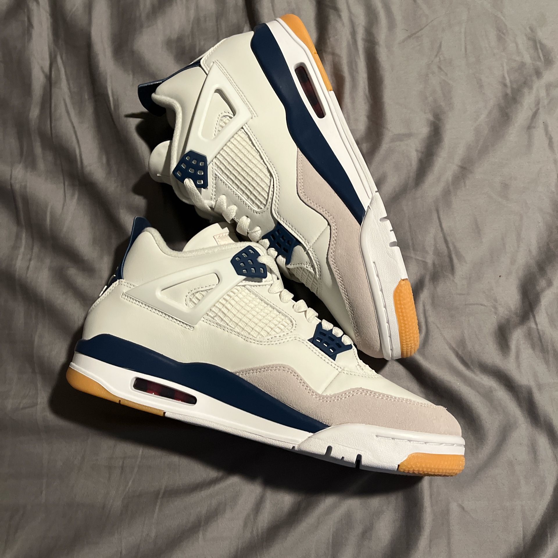 Jordan 4 SB Navy