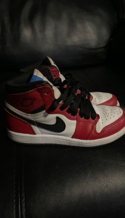 Jordan 1 spider verse boys size 2.5