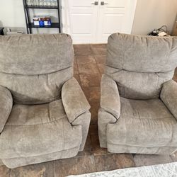 La-Z-Boy Recliner Chairs – Excellent Condition (Single or Pair)