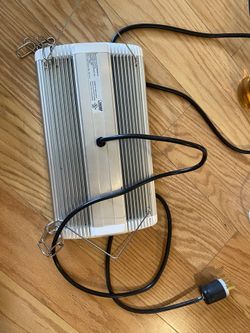 Felt Electric LED grow Light, Like New