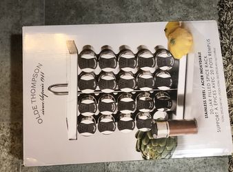 Olde Thompson Spice Rack, with spices new