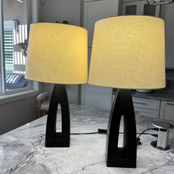 Modern Table Lamp Set (2) – Almost New – 27” Height 👍 👍 👍