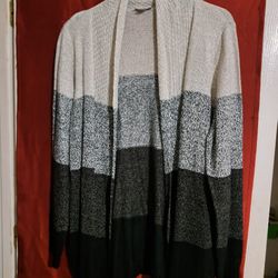 Ladies Sweater  2XL  $8