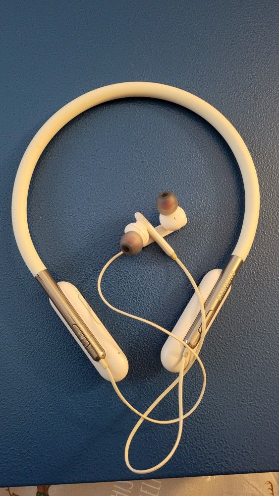 Headphone